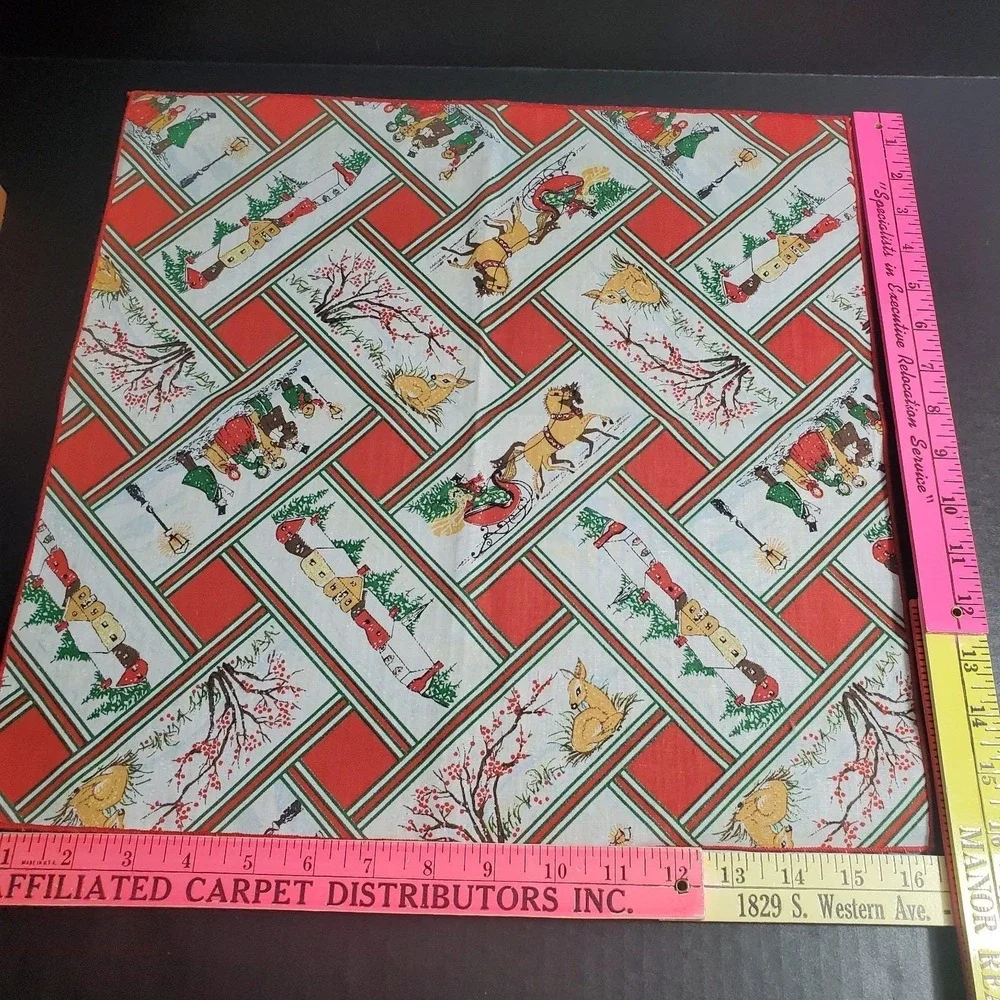 Christmas‎ Village Caroling Cloth Napkins Set Of 8 MCM Vintage Kitschy Fabric